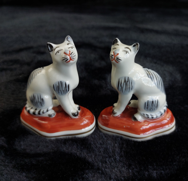 Paris Samson Porcelain 'Staffordshire' Style Cat Chelsea Anchor Mark Figurine0