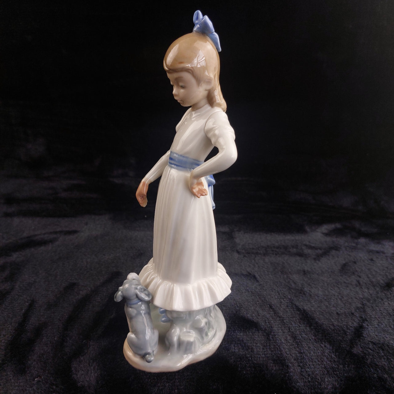 NAO by Girl Lladro with Dog Figurine Spain 1987 White Blue Dress 9.5" decor10