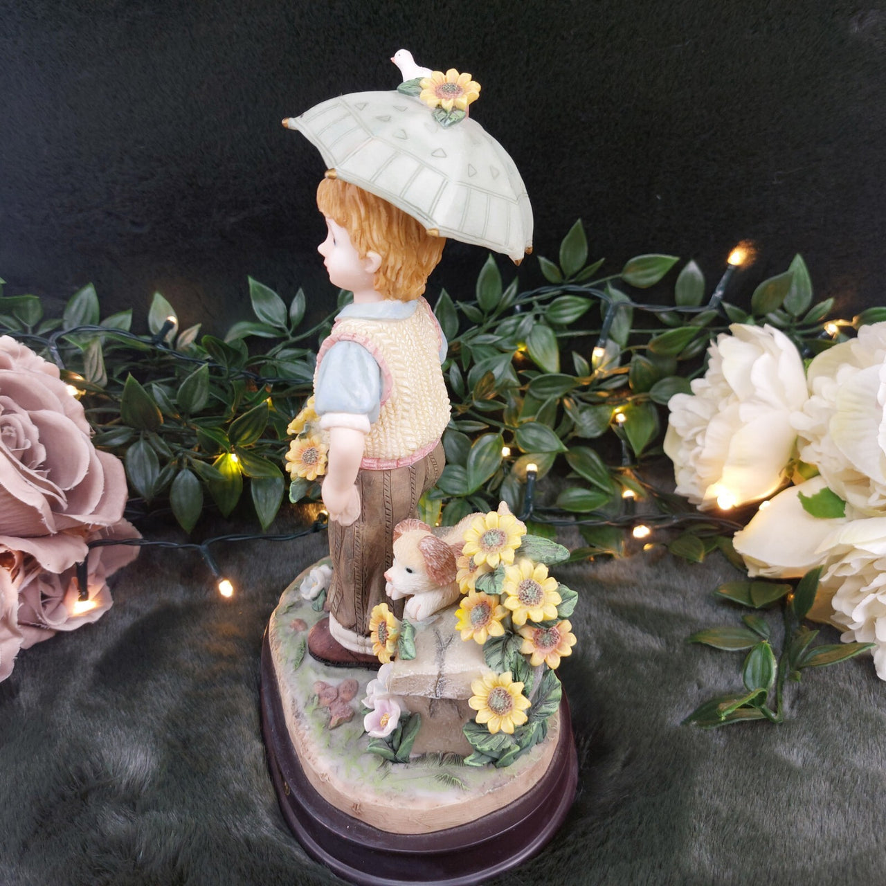 2000Juliana Boy Collection with Umbrella Figurine Porcelain United Kingdom.13