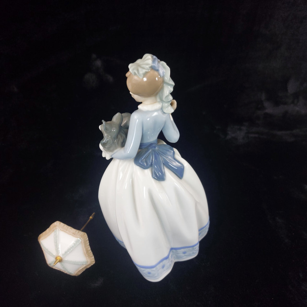 Rare by NAO Lladro Girl with Dogs & Parasol 1985 Figurine 9.5" beautiful Spainis9