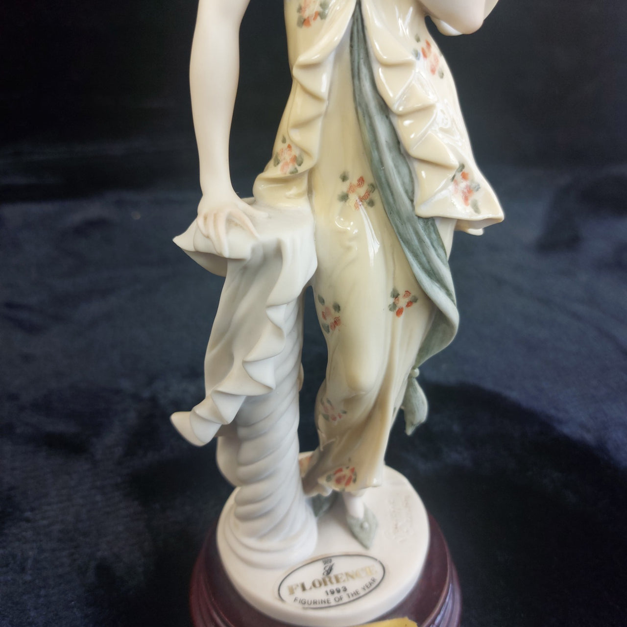 Rare Giuseppe Armani lady Figurine 1993 Florence Lady Hat Rose Signed 9.5" decor9