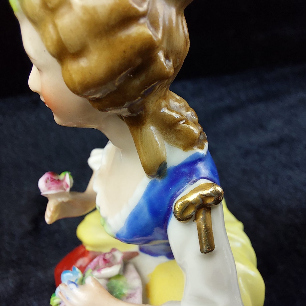 Antique Porcelain Victorian Figurine Pair 5" Lovers Flowers Gold Trim decor10