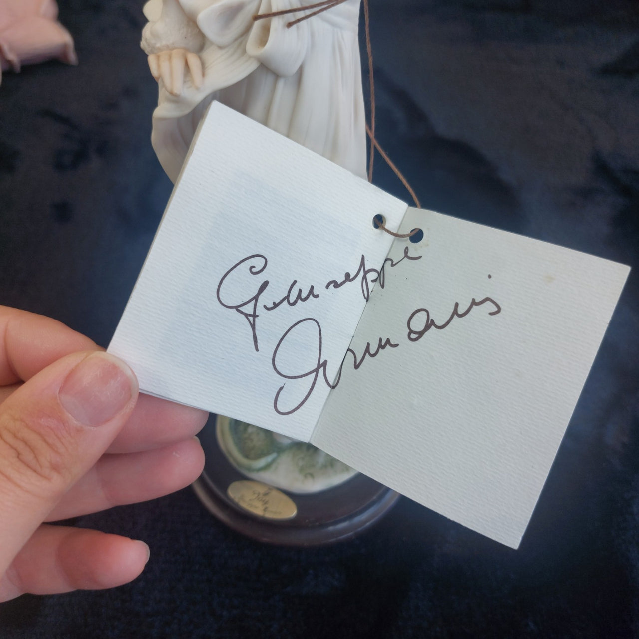 Giuseppe Armani Joy Figurine 1999 Florence Tag Signed by artst see finger .1