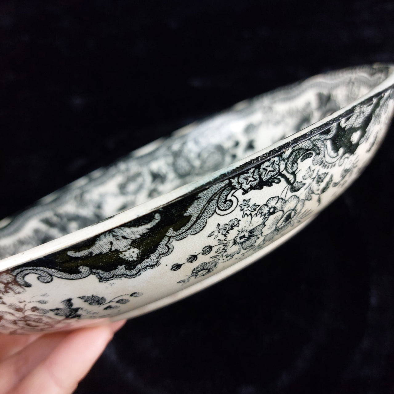 Antique (1850-1890) Victorian J.C. & S. "Royal Cottage" 9" Transferware Plate.11