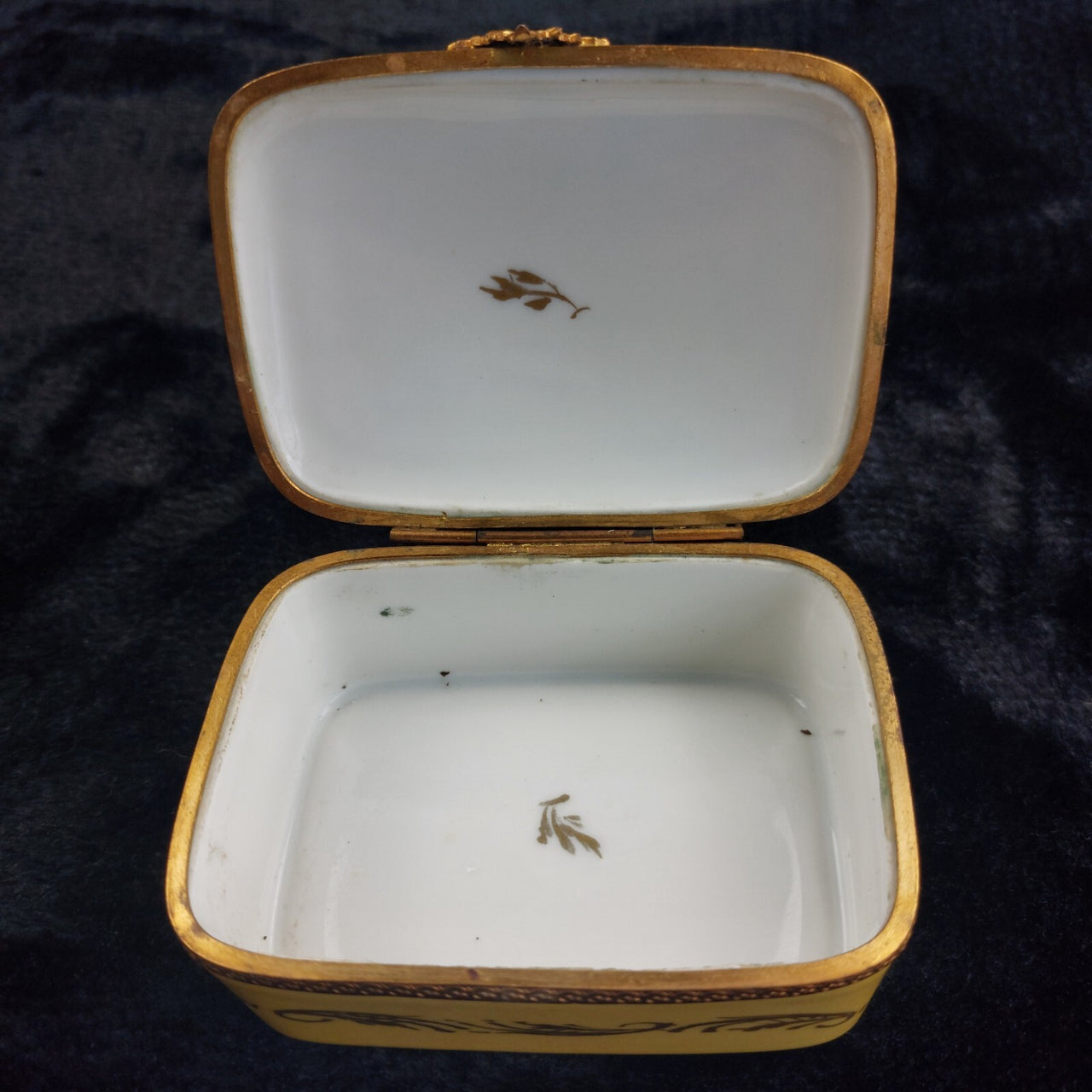 Limoges France 1920s porcelain width cm 9 x 7 height cm 3.7 jewellery box gift2