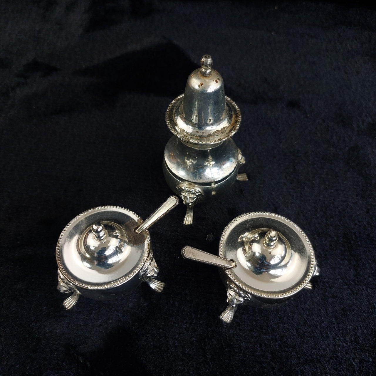England Silver Plated Condiment Set 4.5" Lion Mask Legs Salt Mustard Pepper2