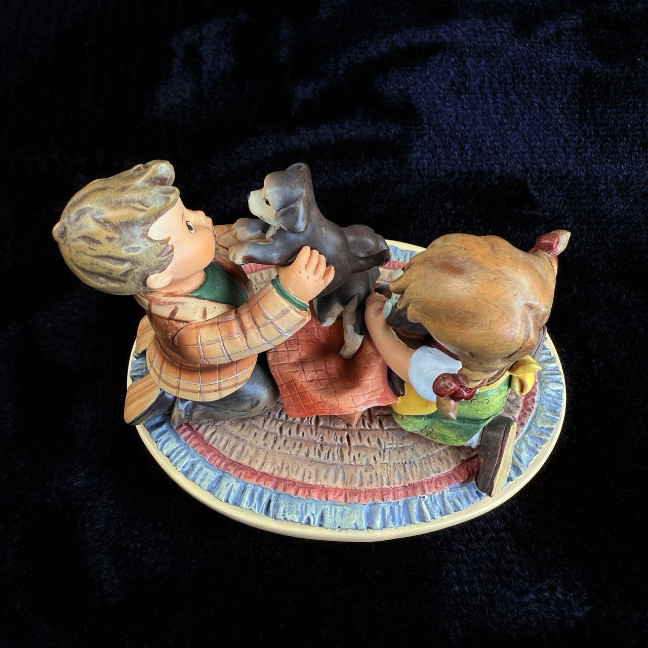 Hummel Surprise" "Puppy 2015 First Issue - Danbury Mint Figurine with Box China3