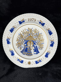 Thumbnail for Spode Limited Edition Collector Plates Lot of 2 Canterbury Pilgrims & 1979 decor11