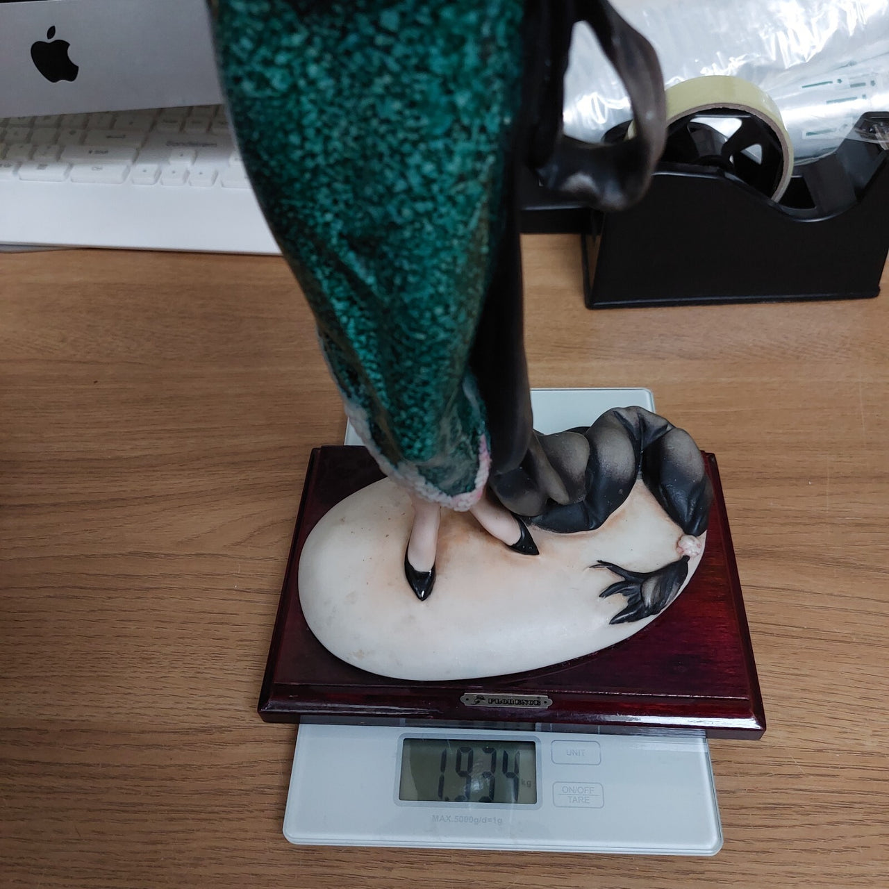 Elegant "Lady Reading" figurine Giuseppe Armani Florence Sculpture decor library23