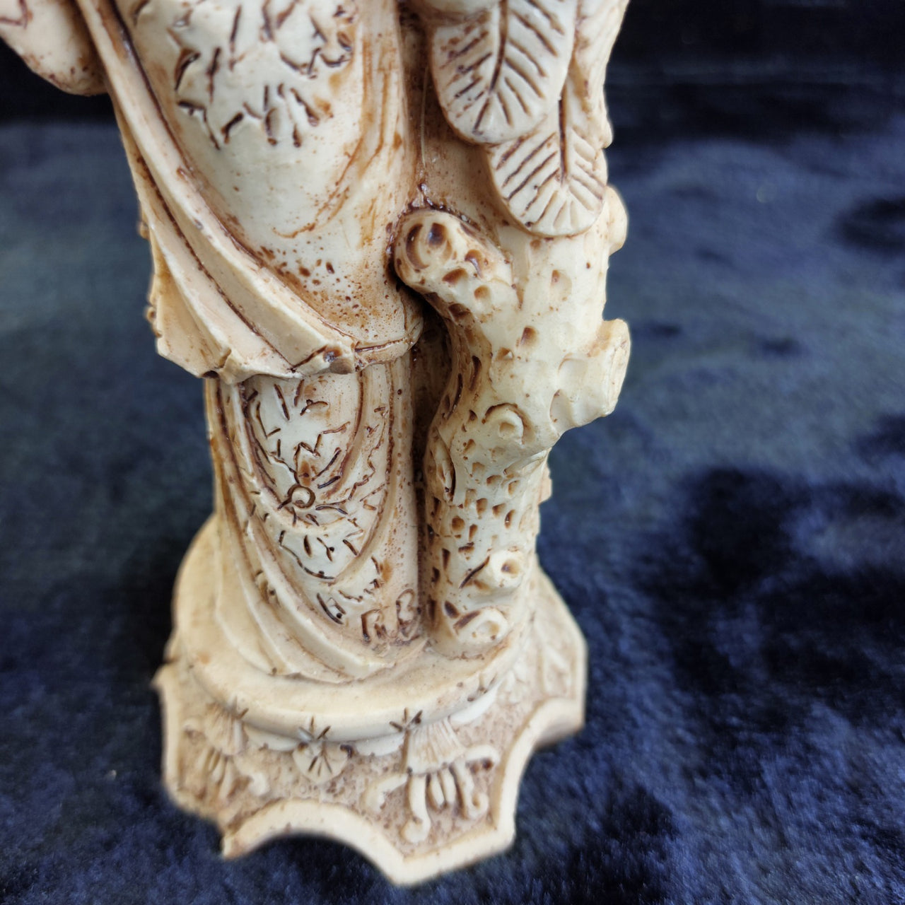 Asian Woman with Fan and Birds Resin Figurine Ivory Colour Approx 10in Worn11