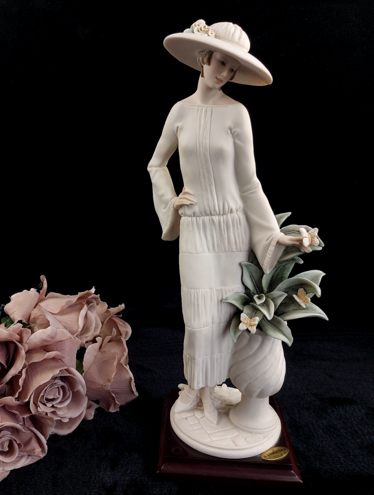 Florence Giuseppe Armani 1998 Lady 14"Figurine Madelaine Good  Sculpture Italy.0