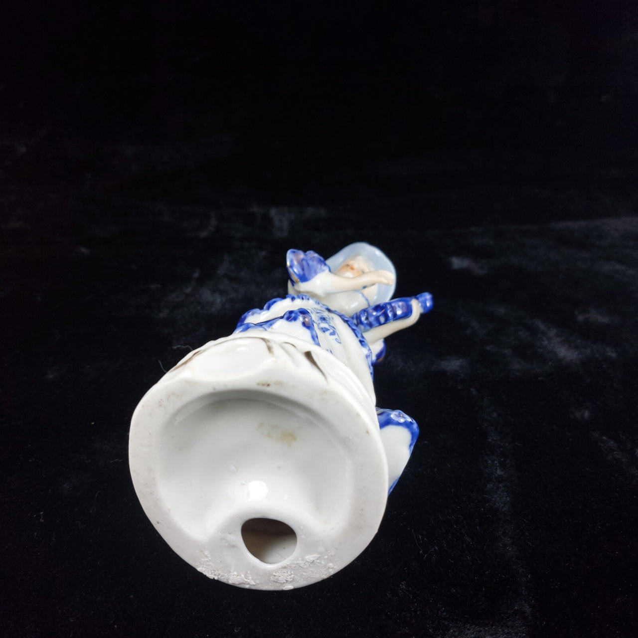 Lady Porcelain Figurine – Blue & White Victorian Style United Kingdom Vintage7