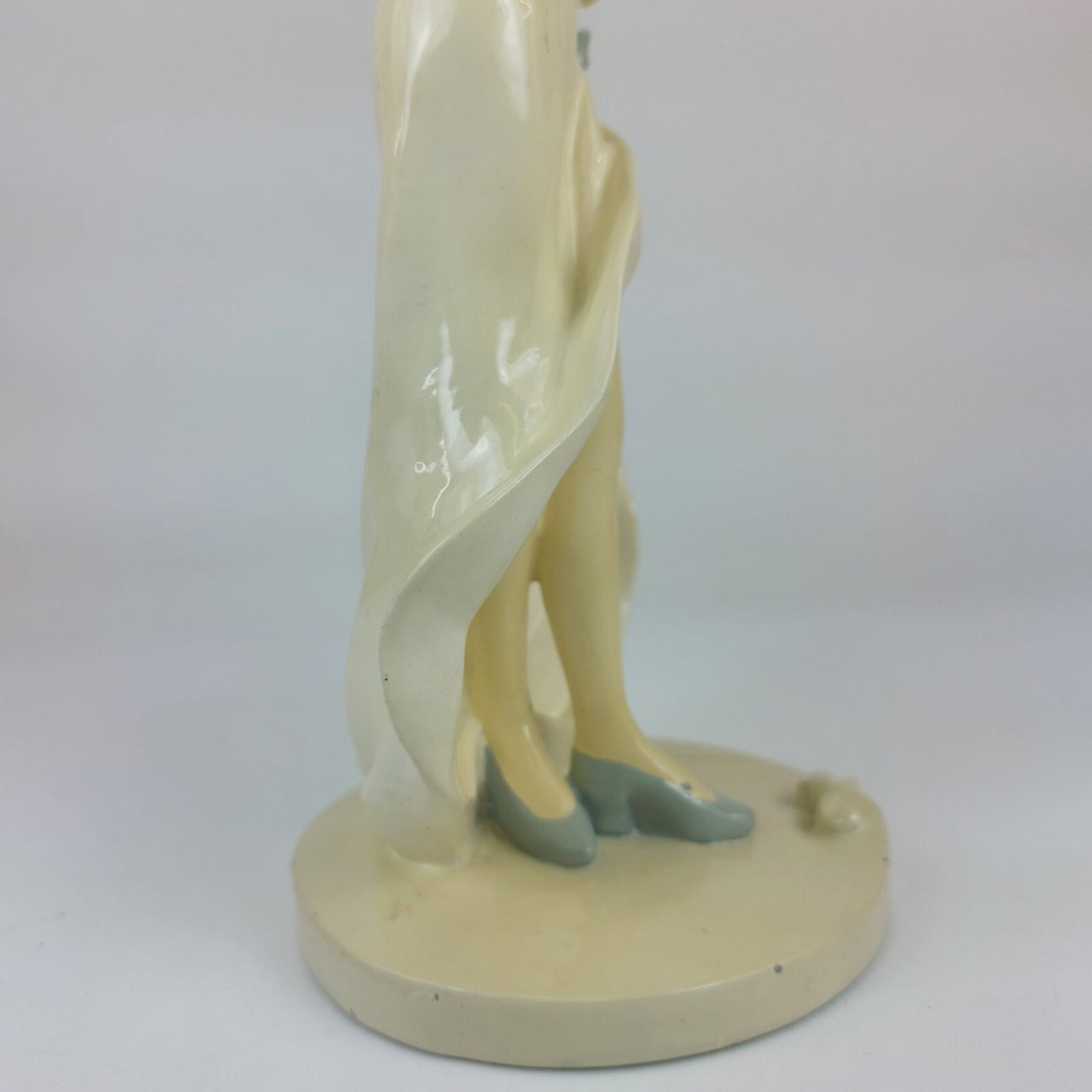Rare Elegant Vintage Ceramic Figurine,  9" Lady with Flowers 16