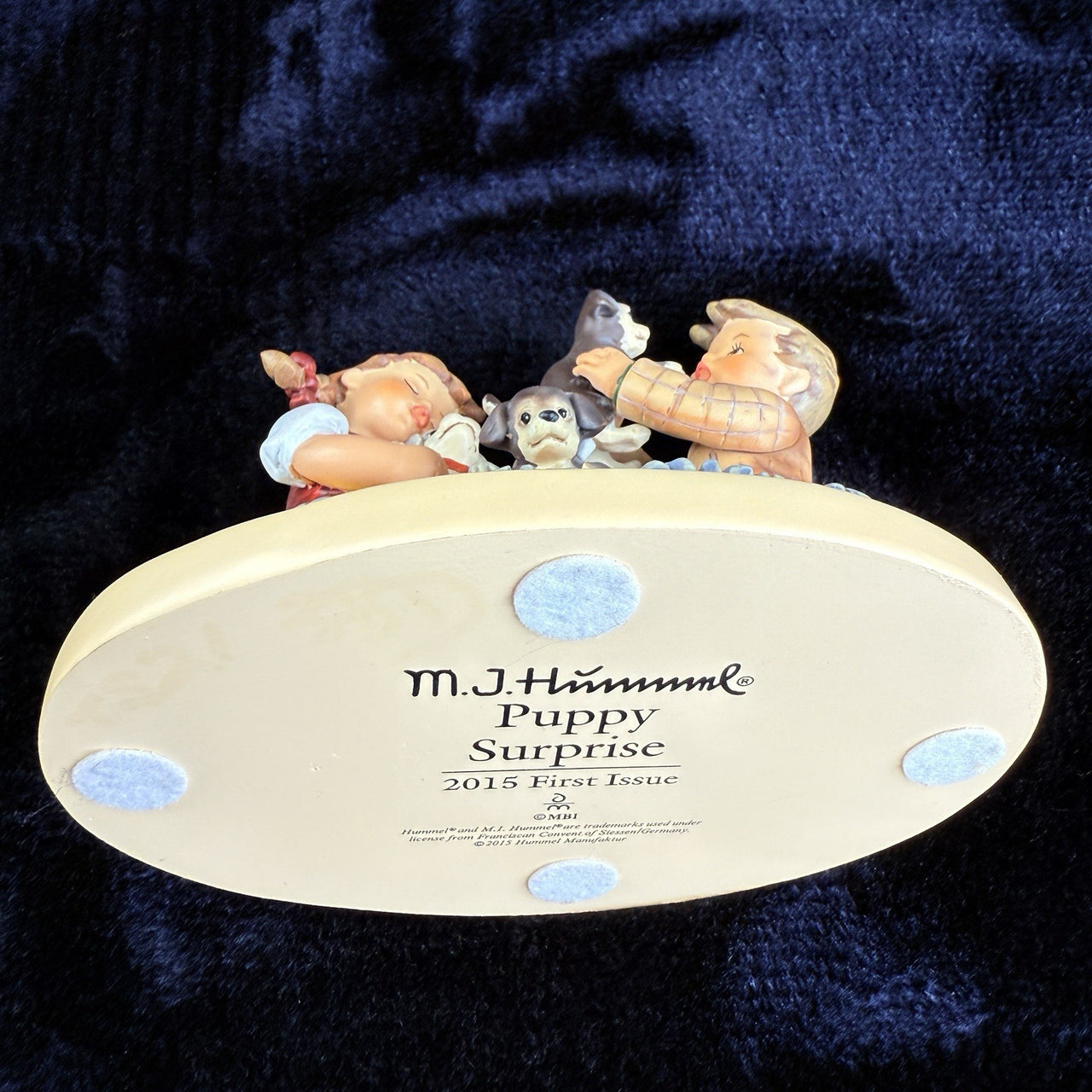 Hummel Surprise" "Puppy 2015 First Issue - Danbury Mint Figurine with Box China9
