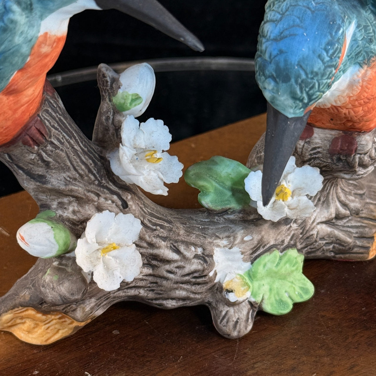 Leonardo Kingfishers Figurine on Base Wood Bird Sculpture- Damaged flower Resin3