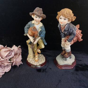 Domani Figurine PairVintage Style scottish boy and skating girl large 34cm Tall 0