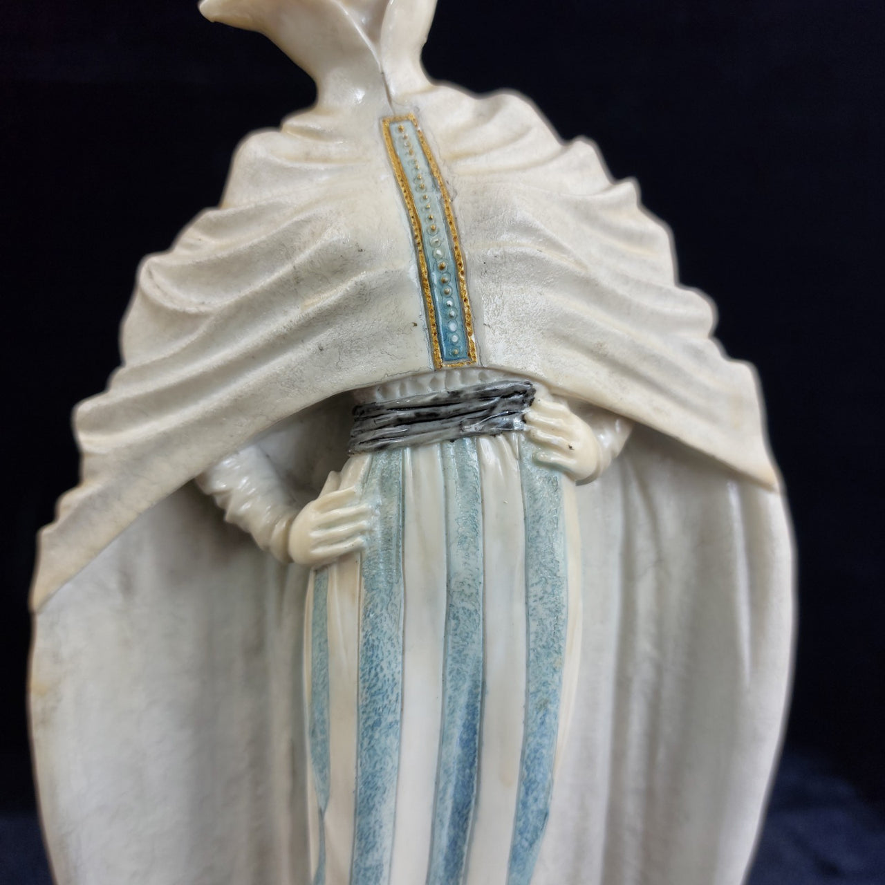 Leonardo Collection Elegant Lady Figurine – Good 28 cm Gilded Blue Striped Cape.3