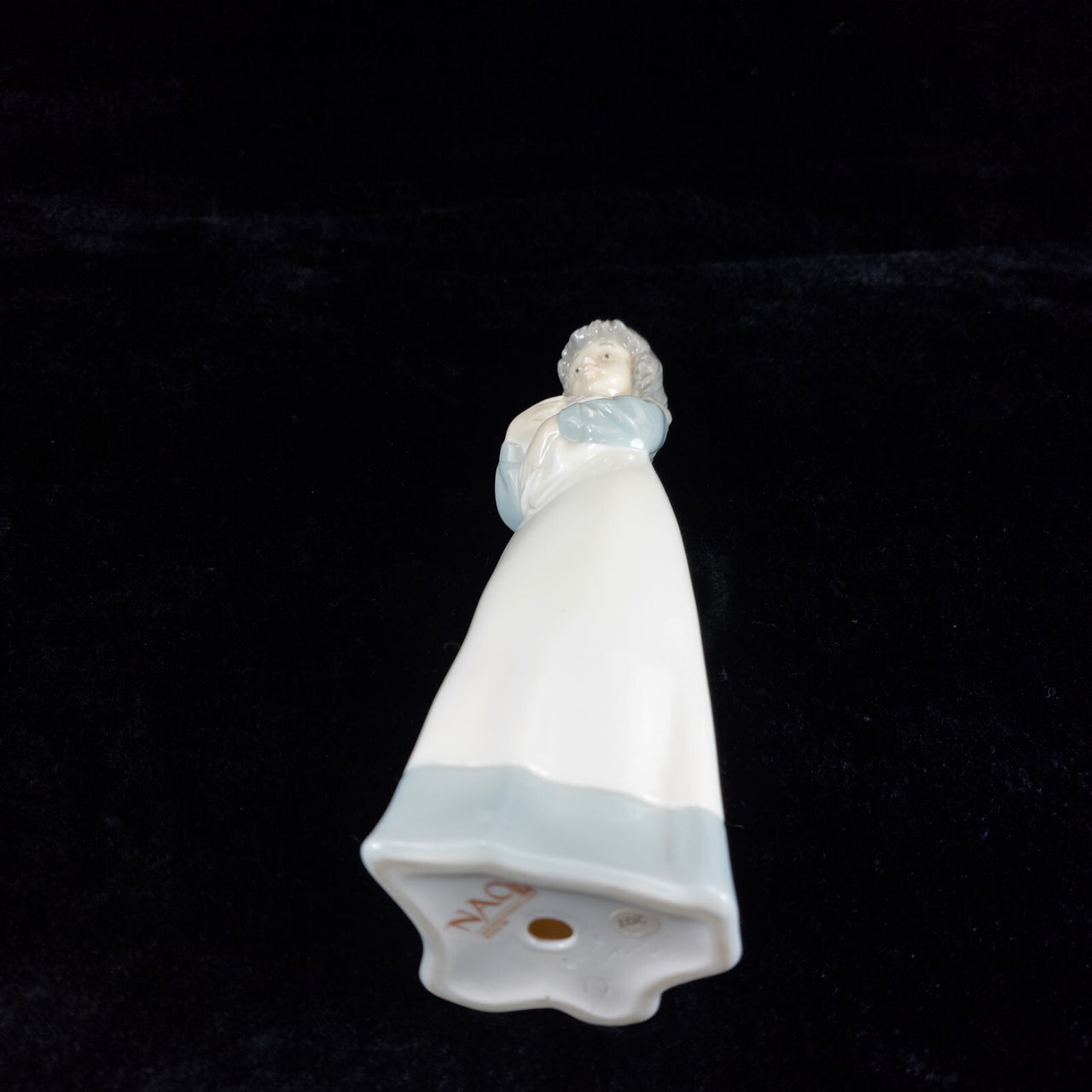 Elegant NAO by Lladró Figurine - Girl with Puppy (1990) bookcase figure Spain8
