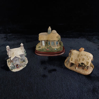 Liliput Lane Lot ×2 And a Cottage Lamp ( not tested)1