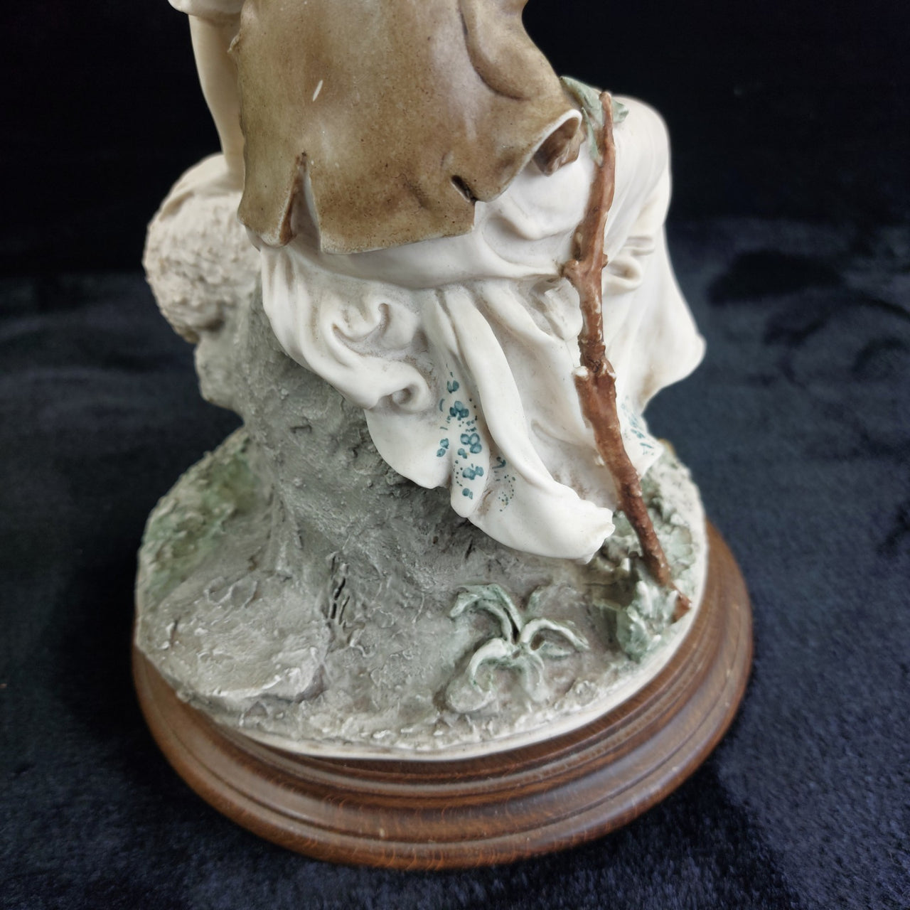 Giuseppe Figurine Armani Couple repaired Flower & Arm Rustic 30cm Resin Italian.13