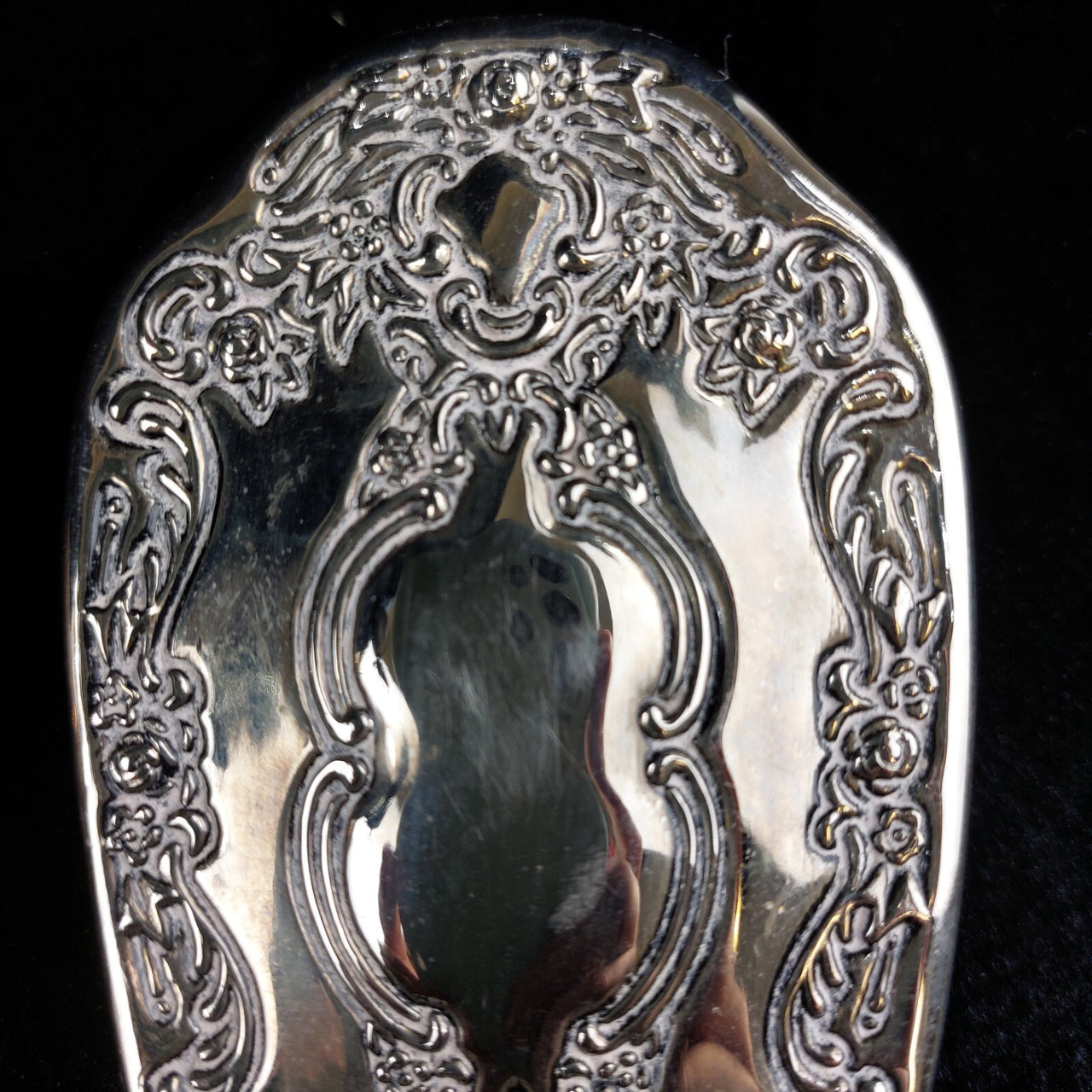 Vintage Silver-Plated Vanity Set gift– Round Ornate Etched Box & Hand Mirror5