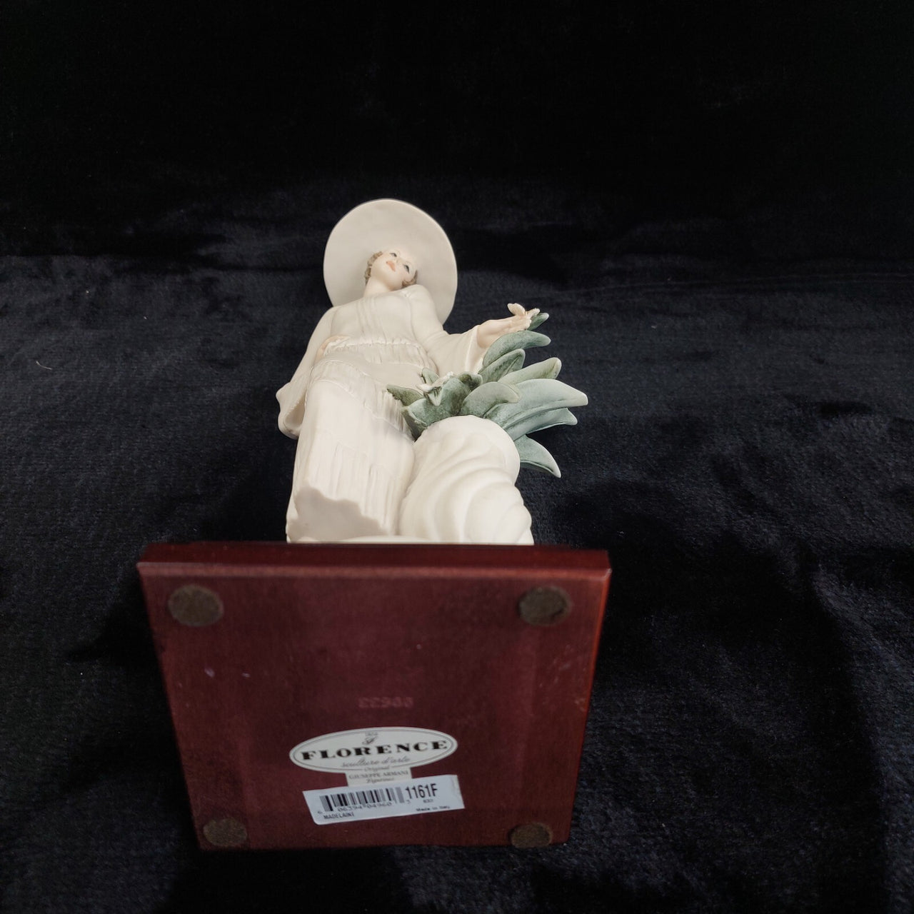 Florence Giuseppe Armani 1998 Lady 14"Figurine Madelaine Good  Sculpture Italy.17