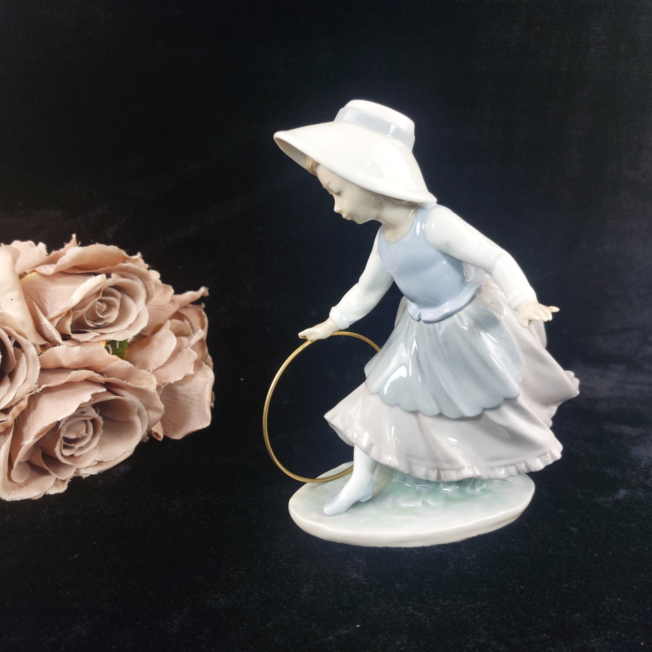 NAO Girl Spain Figurine with Hoop Glazed Porcelain Worn Base A-16M Sculpture13
