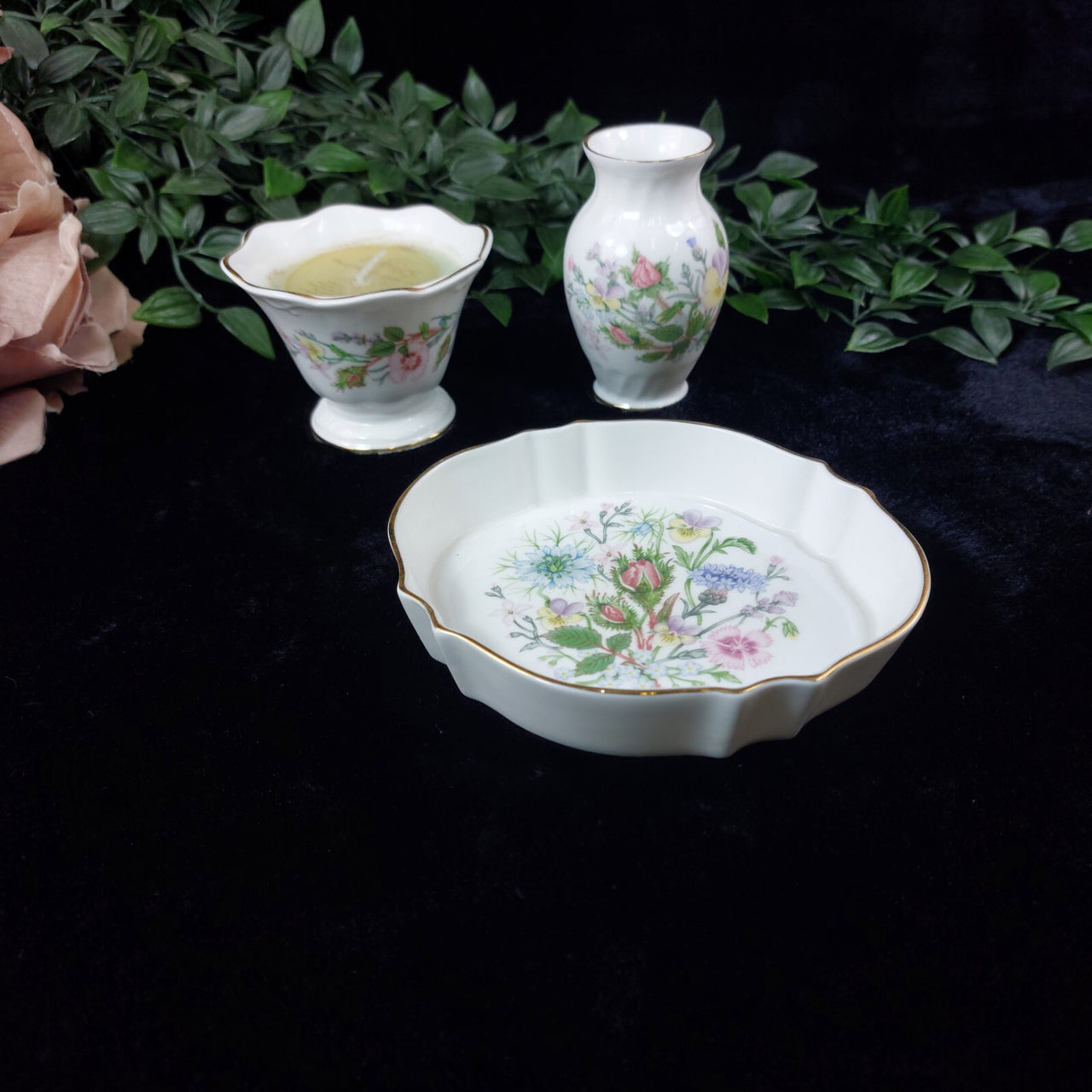 Aynsley Set gift Wild Tudor Fine Bone China – Vase, Trinket Dish & Candle Holder1