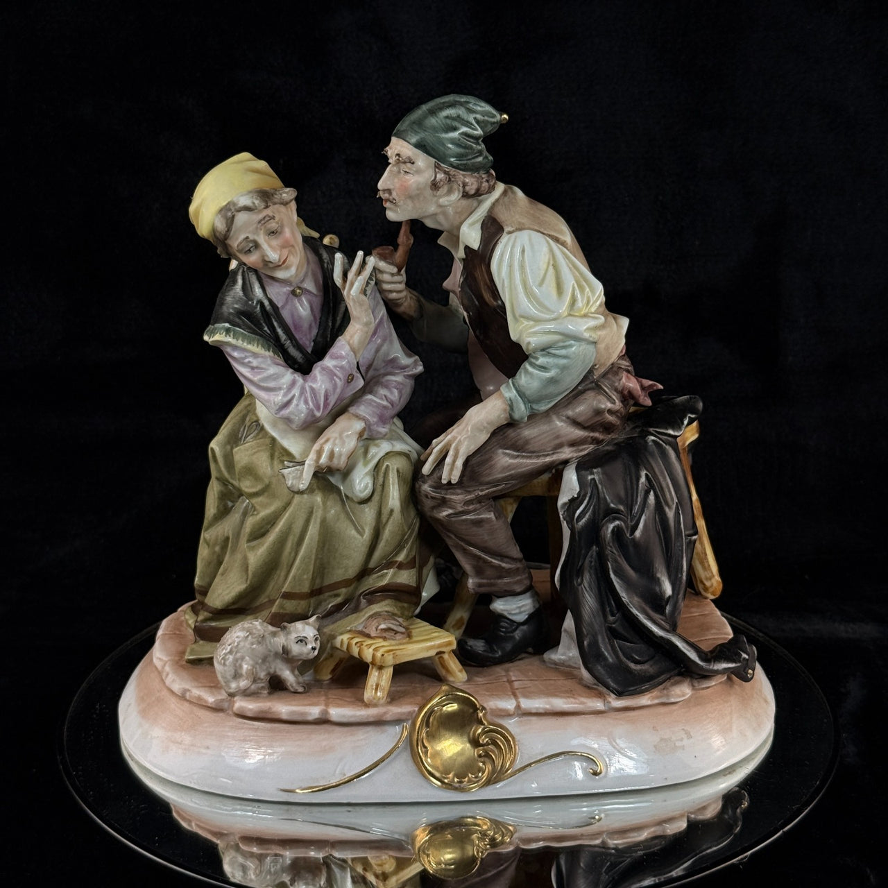 Fuji Figure Porcelain Couple Scene Large Figurine 9.5in display decor bookshelf20