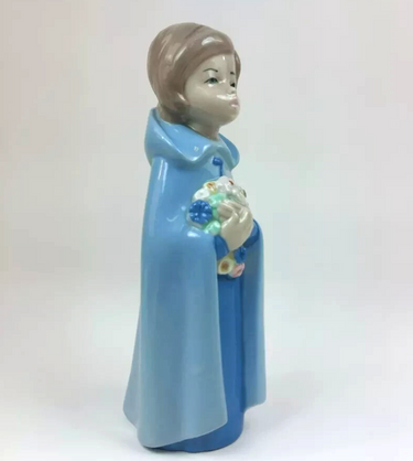 Collectible Casades Lady   from -7.5