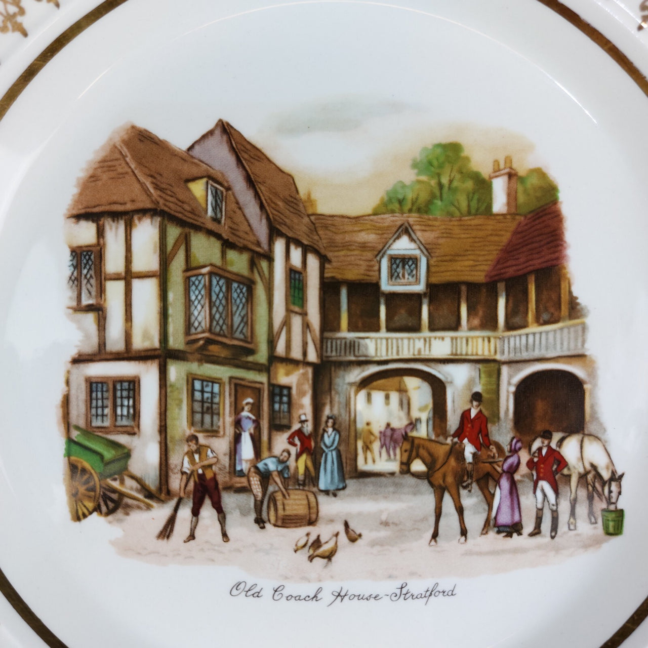 Old Coach House Stratford Decorative Ceramic Plate Gold Trim 8.5in Wall Hanger2
