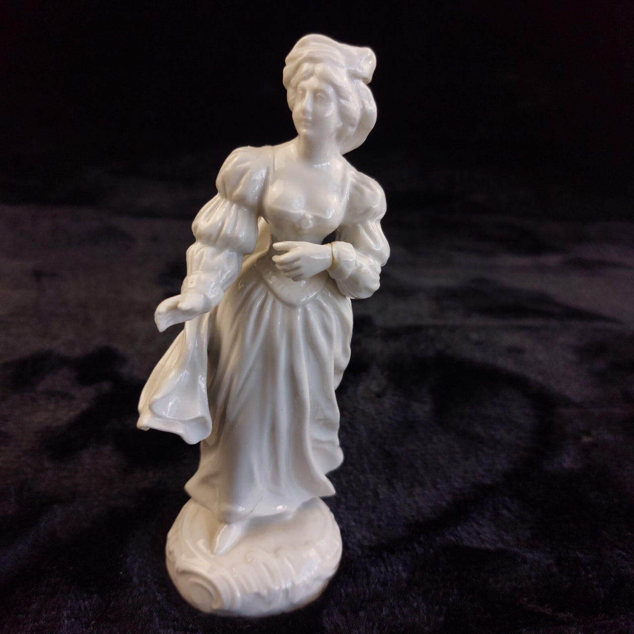 Antique Porcelain Figurines Pair Woman Man Medieval Style 6in Glazed damaged17