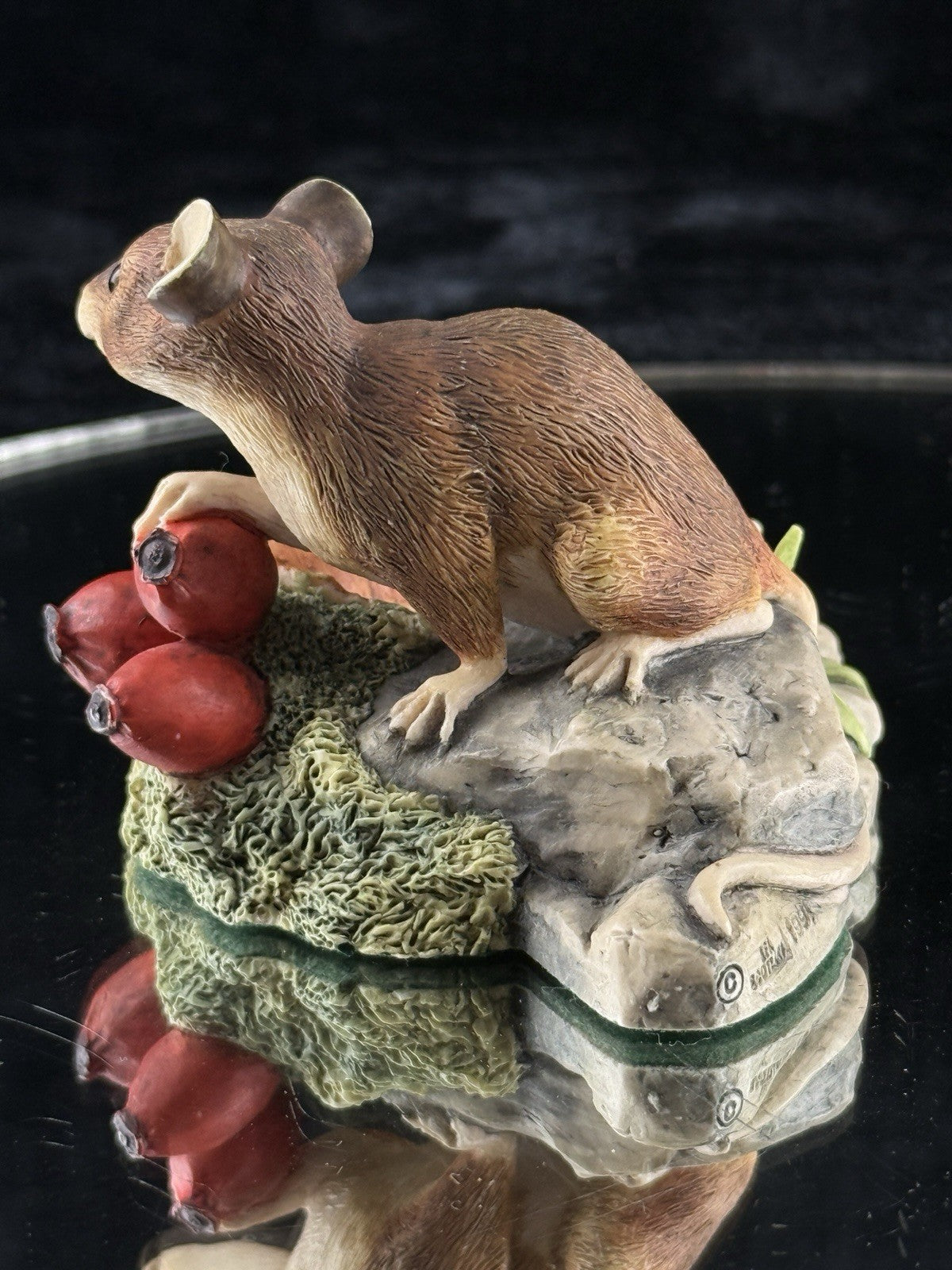 Border Fine Arts Wood Mouse Figurine 1992 Autumn Feast Scotland decor14