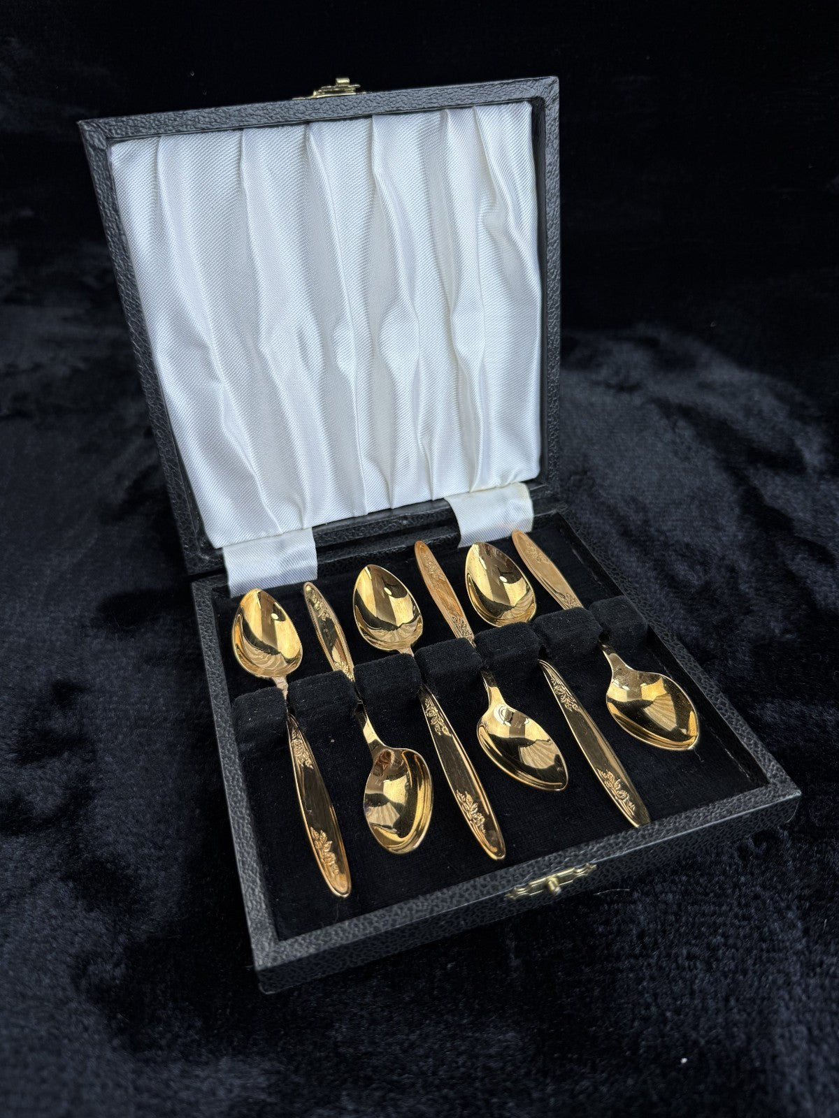 Exquisite Vintage Gold Plated Spoon Set of 6 with Ornate Floral Design2