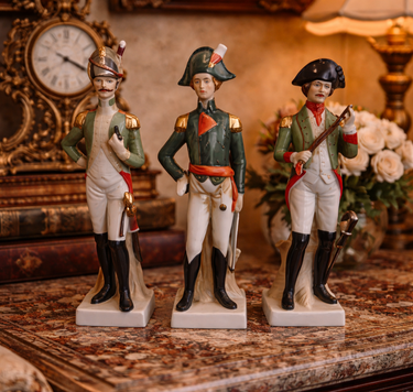 3x Porcelain Napoleon styl Figurines Set 9