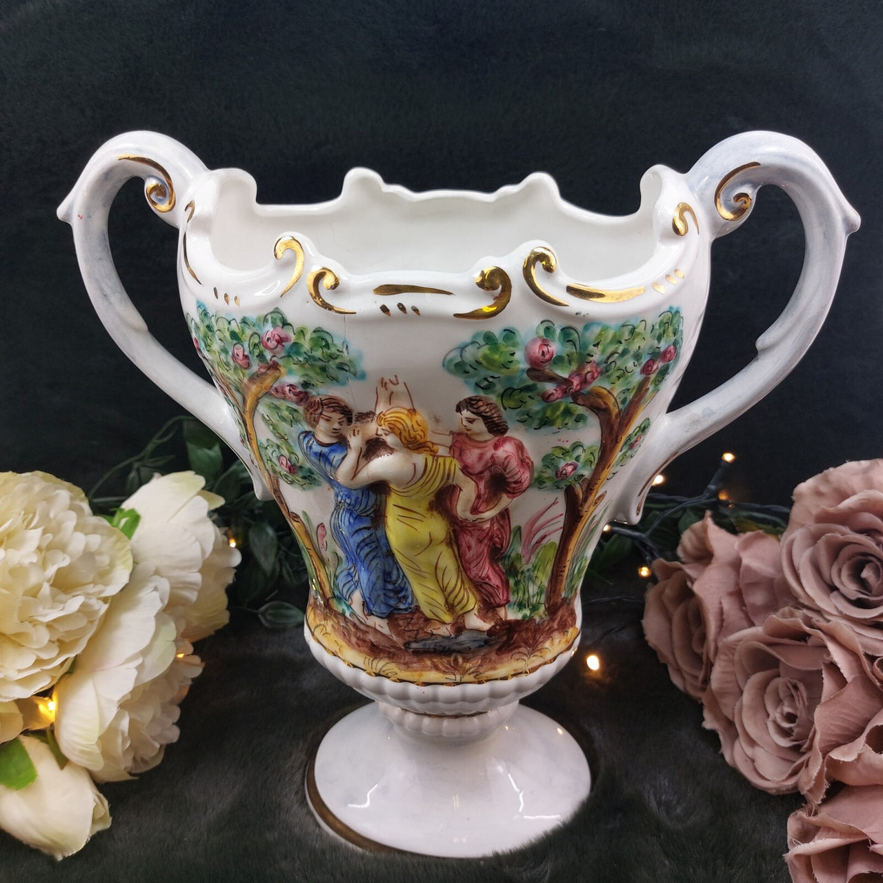 Capodimonte Style Vase with Classical Figures decor roman antique greek Figurine12