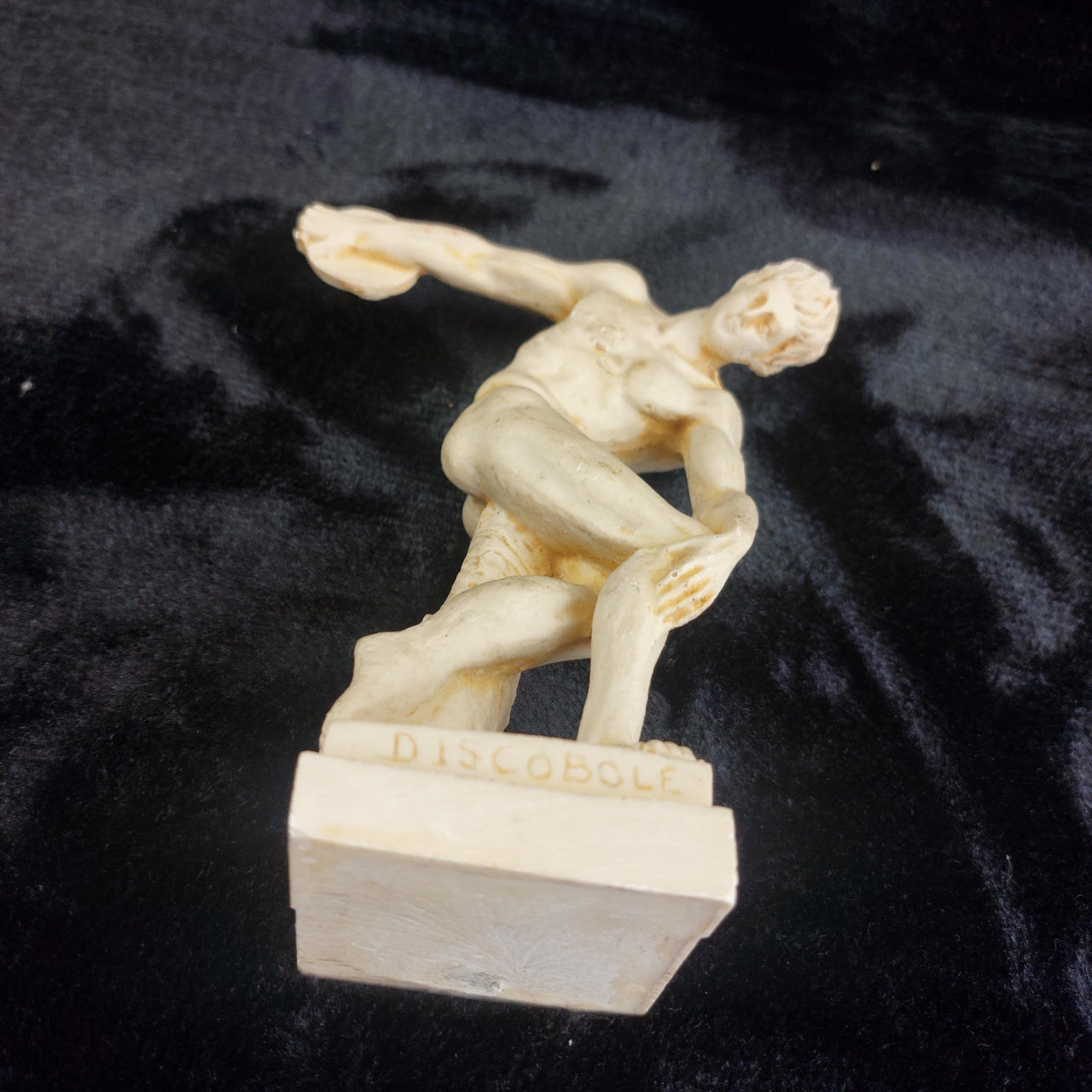 Greek Discobolus Thrower Discus Statue Made in Greece – 7in Resin Figure 347g.16