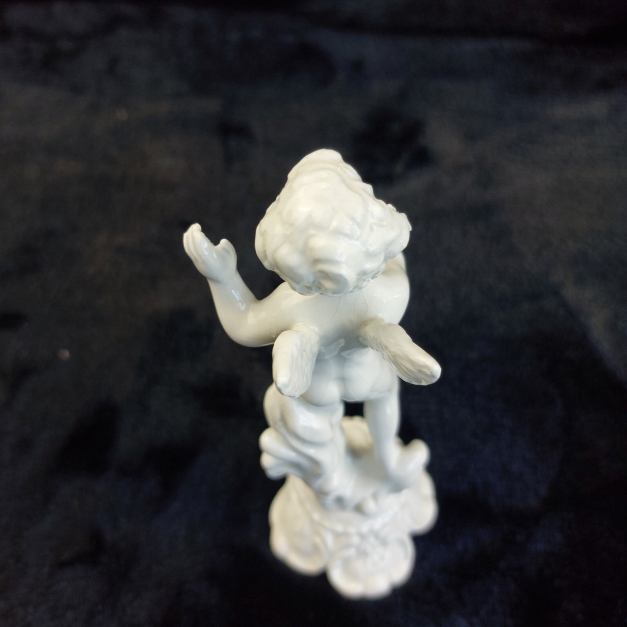 Antique Italy Cherub Figurines Pair 6.5in Porcelain White Trumpet Flowers Damage16