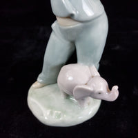 Thumbnail for Retired Charming NAO by Lladró Figurine Girl with Elephant bookcase (1980) figur5