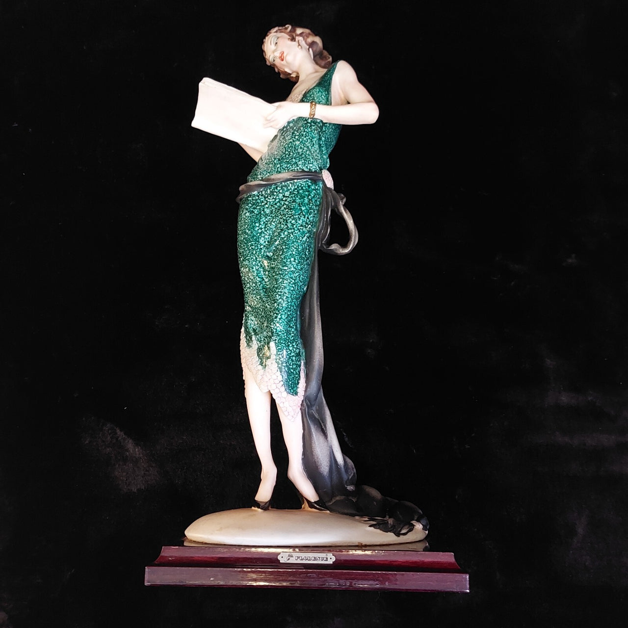 Elegant "Lady Reading" figurine Giuseppe Armani Florence Sculpture library decor20