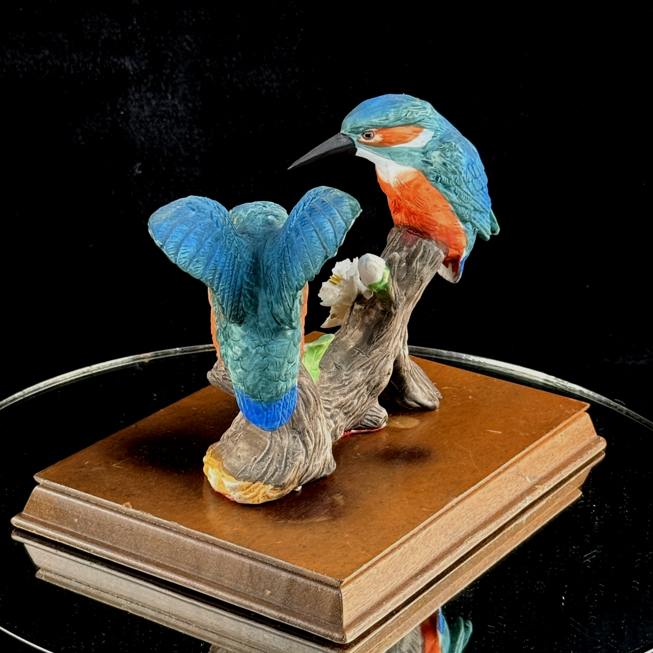 Leonardo Kingfishers Figurine on Base Wood Bird Sculpture- Damaged flower Resin6