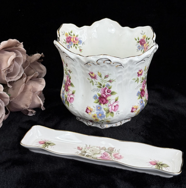 Stunning St. George & Kenall Fine Bone China Floral vase and Tray Set England.0