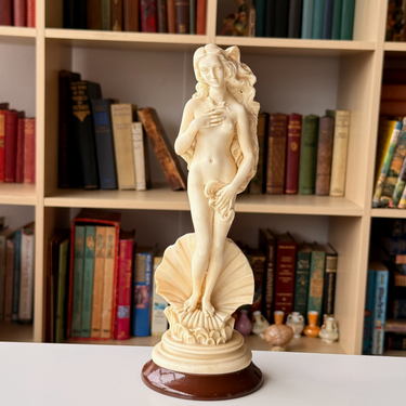 Birth of Venus Figurine gift 10.5
