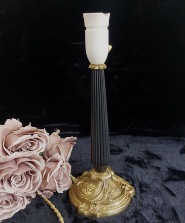 Italian Black & Brass Table Lamp 13in Vintage decor see the Socket.0