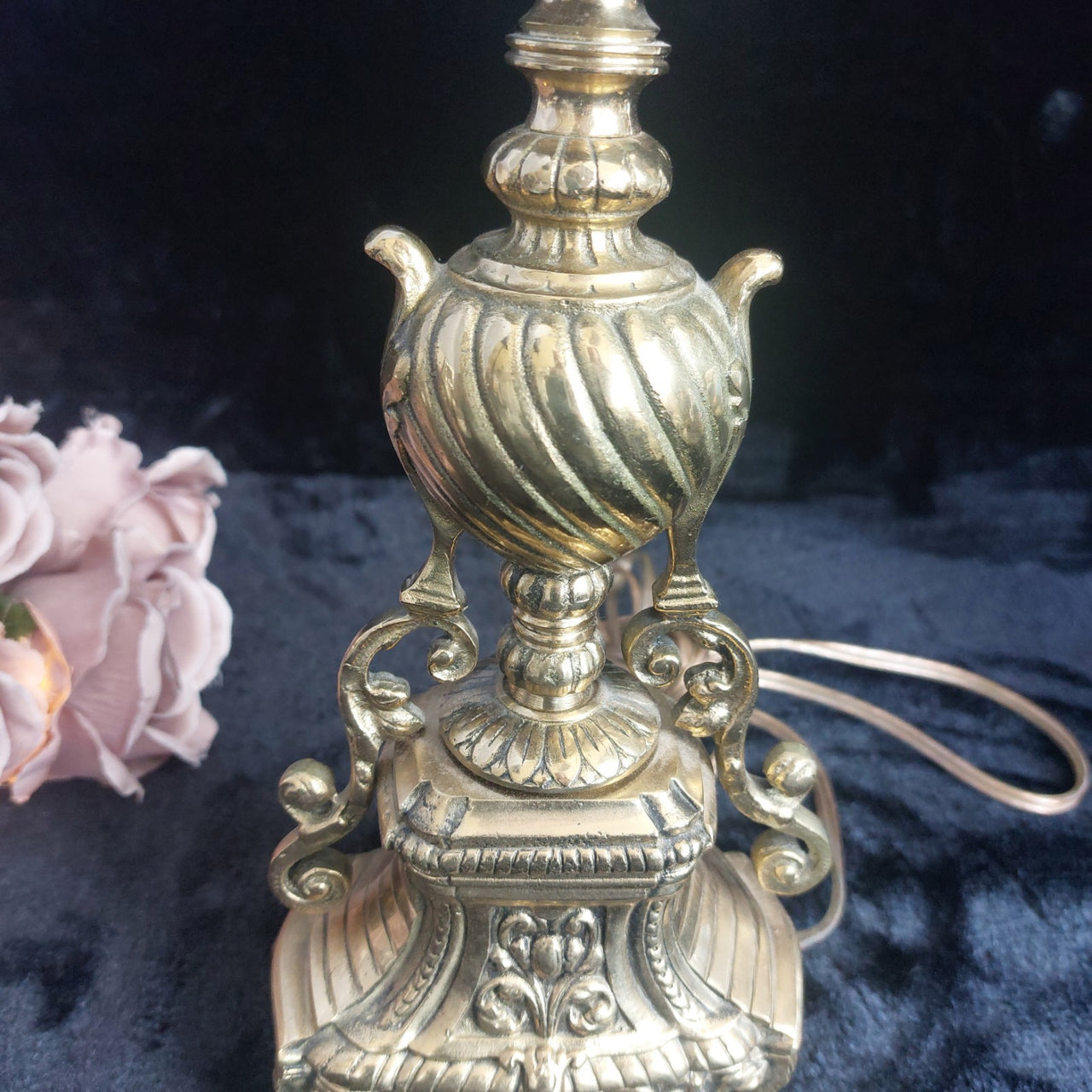 Stunning French Brass Table Lamp Ornate Rococo Base, Working, 18in Tall Heavy12