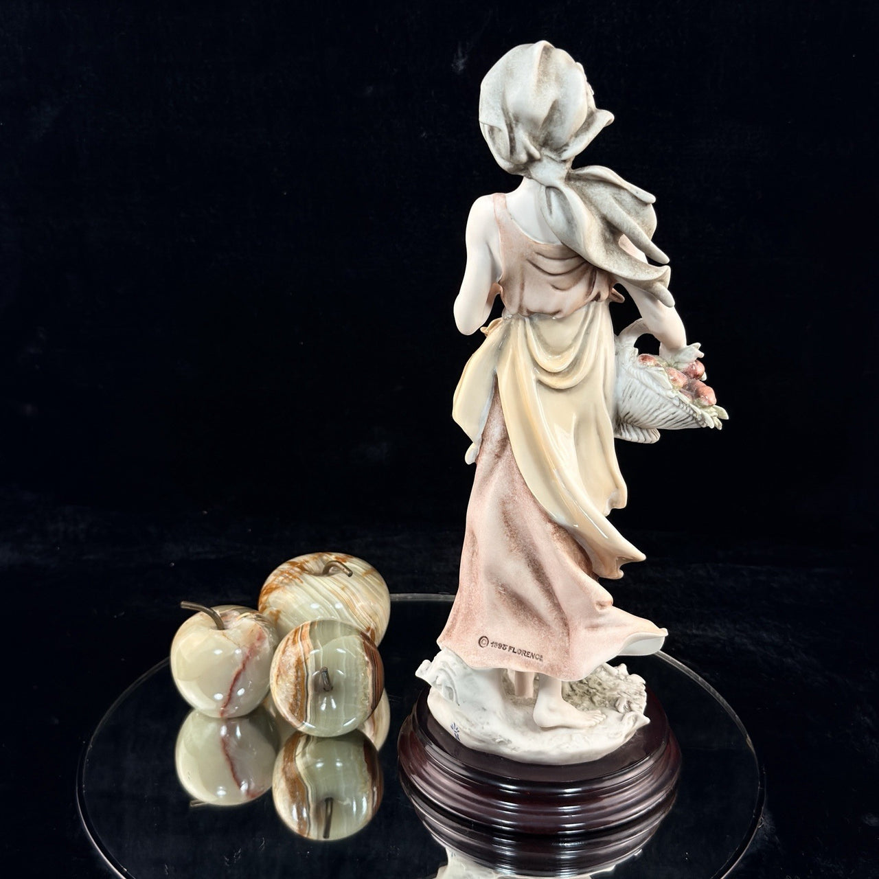 Giuseppe Armani Florence Fresh Fruits Lady Figurine 14” Italy Home Decor 1987 .9
