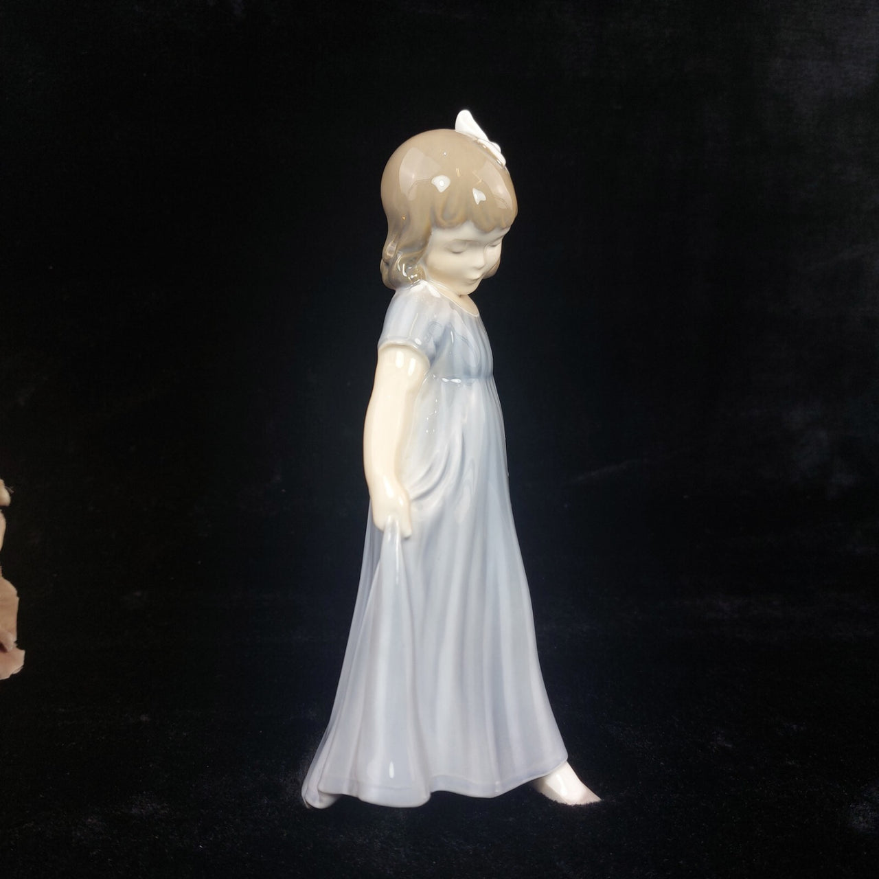 Very rare Copenhagen Royal Girl Figurine Denmark Blue Dress Bow 2444 xmas gift.6