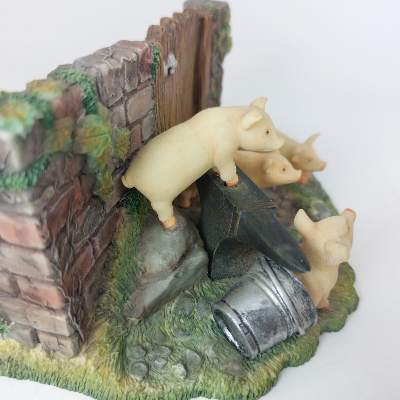 Rare The Leonardo Collection Farmyard Friends   1998 Piglets Figurine  3.35" 10