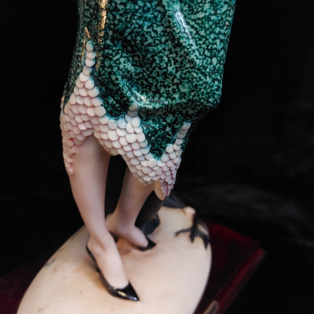 Elegant "Lady Reading" figurine Giuseppe Armani Florence Sculpture library decor7