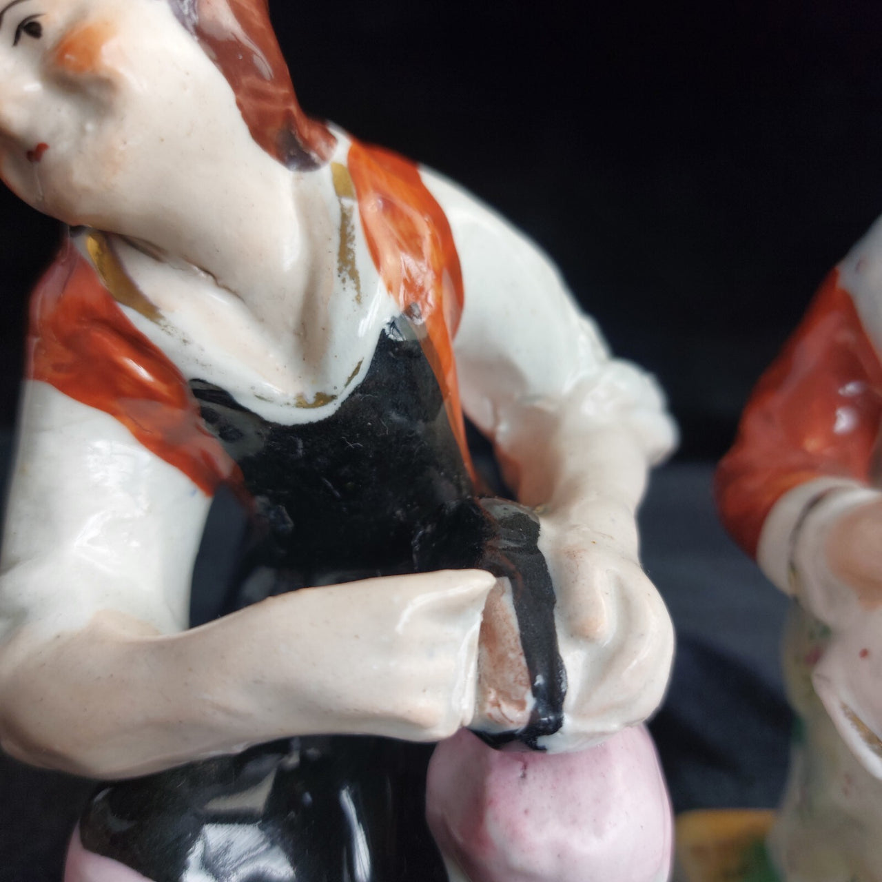 Antique Staffordshire decor Figurines Seated Couple classic Pair 906g  see pics14